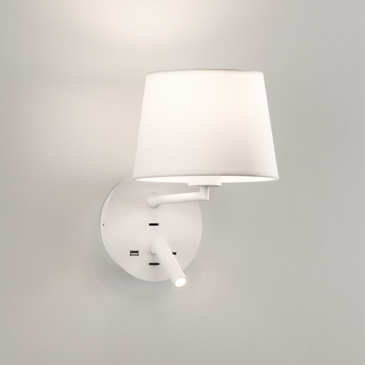 Stilo Wall Lamp 16/8202 Textured White z dwoma przełącznikami, z USB i USB-C